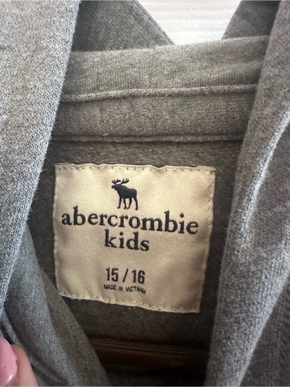 abercrombie kids gray hoodie with embroidered moose logo Boys Size XL 15/16 - Picture 4 of 4